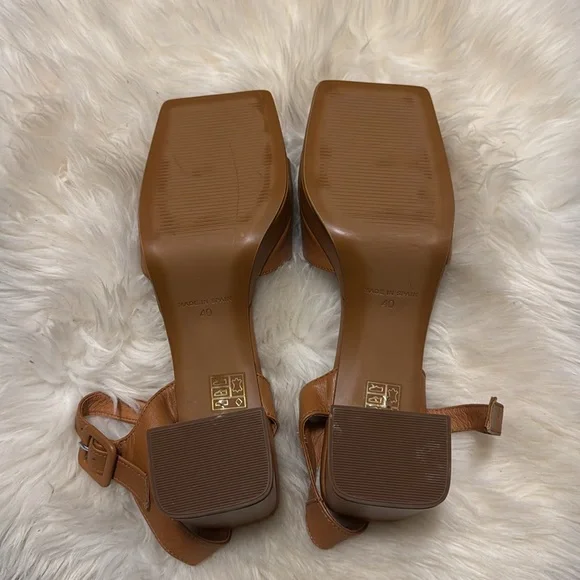 L’intervalle Open Toe Spring/Summer Heel in Tan Leather/Cuir Ocre! - Picture 4 of 6